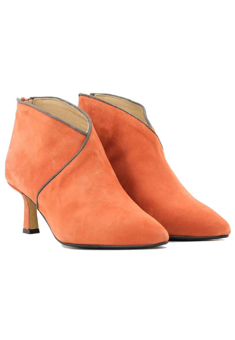 L'ARIANNA Stivaletti TR1662/RT in camoscio arancione con zip posteriore Vendita
