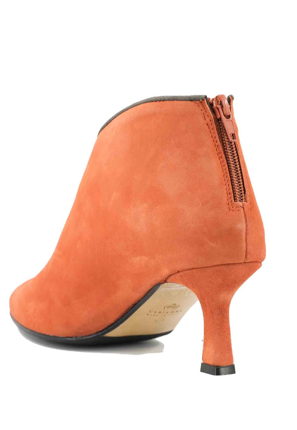 L'ARIANNA Stivaletti TR1662/RT in camoscio arancione con zip posteriore Vendita