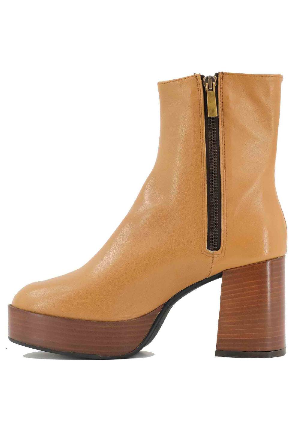 L'ARIANNA Stivaletti TR1556 in pelle senape con tacco alto e plateau con zip laterale di chiusura Qualità Garantita