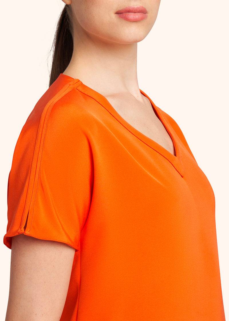 Kiton T-SHIRT SETA D47454K0977A17 Consegna Veloce