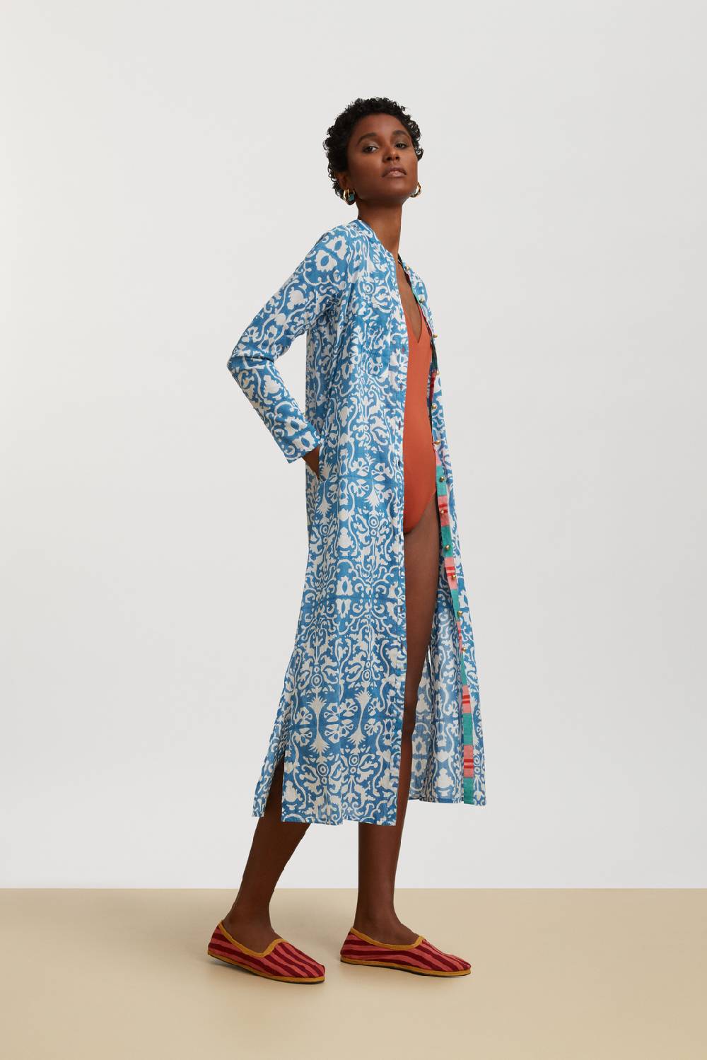 Lisa Corti kurta lunga aperta damask design white blue Italy