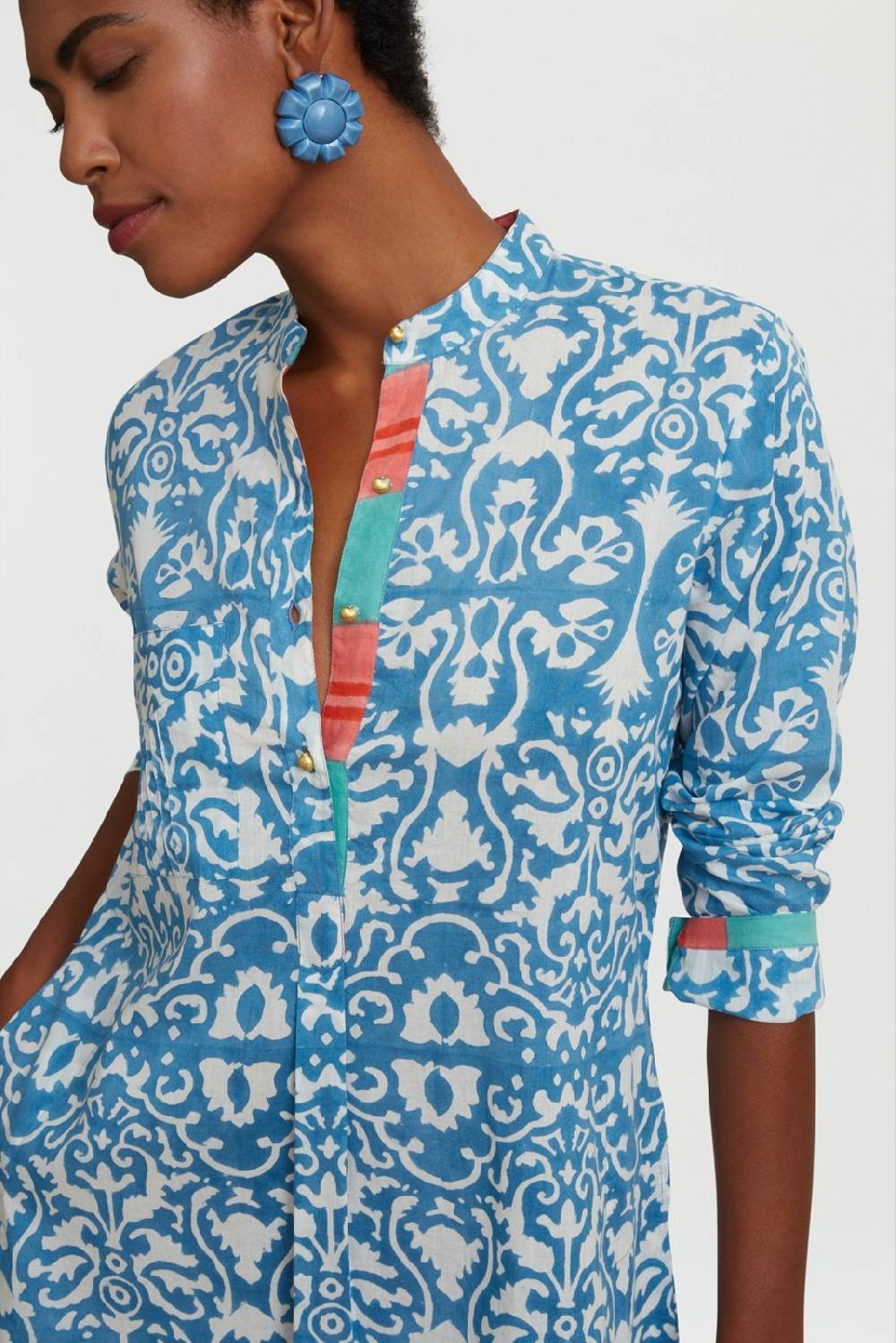 Lisa Corti kurta corta damask design white blue 2025