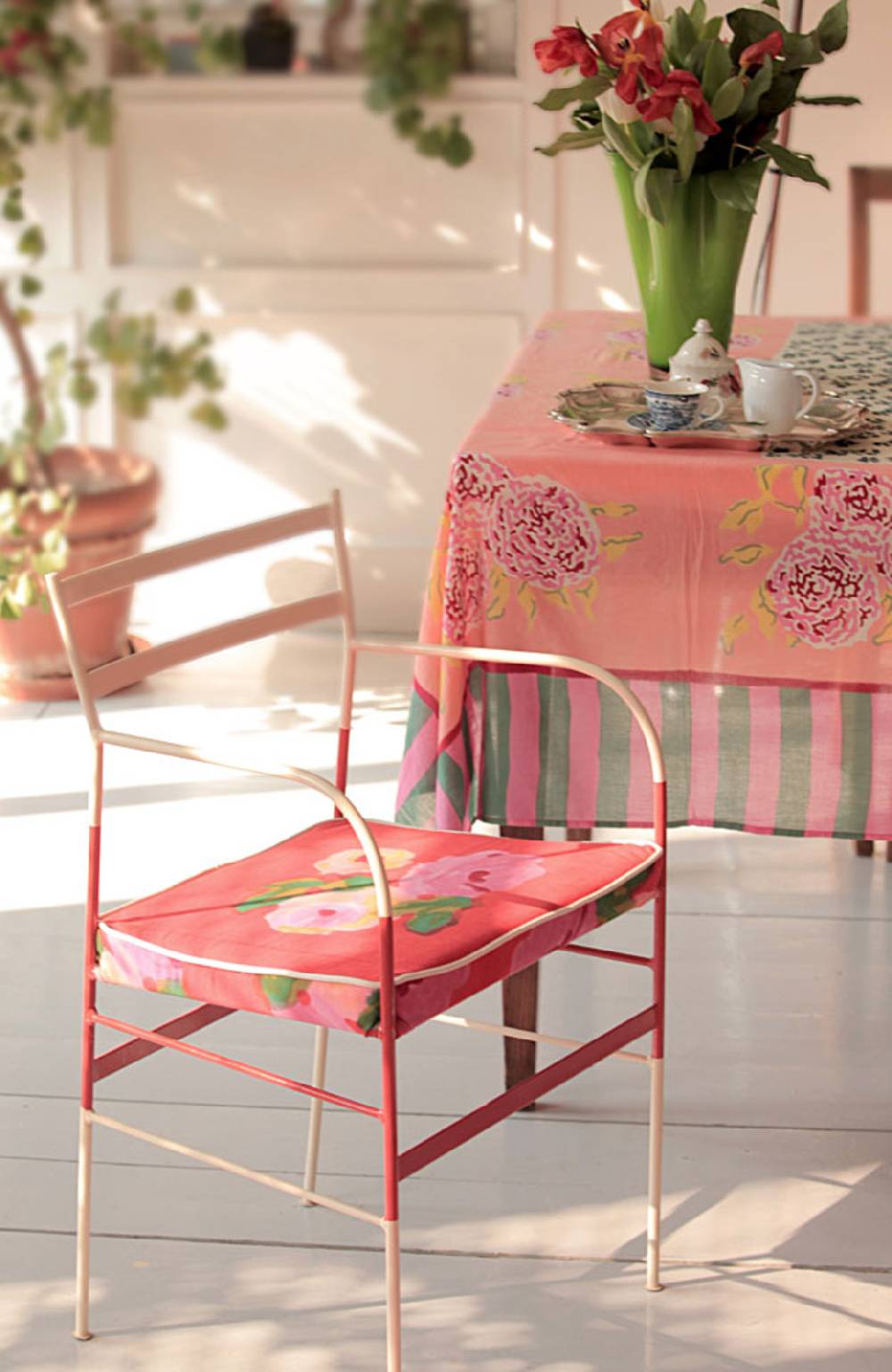 Lisa Corti tessuto nizam flower red Soddisfazione Garantita