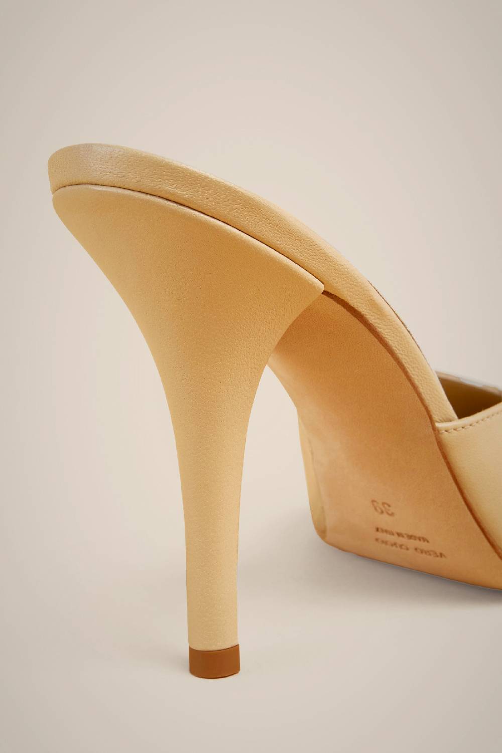 Liviana Conti MULES SCOLLO ASIMME. S4AA4SC02E47-0.38 2025
