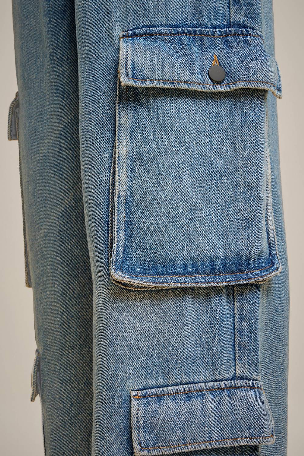 Liviana Conti CARGO JEANS S4LL4SY85JNS38.26 Sconto