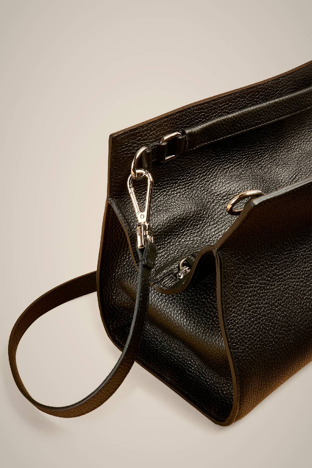 Liviana Conti CLUTCH DOPPIA MANIGL S4AA4SA01Y69-0.NR Soddisfazione Garantita