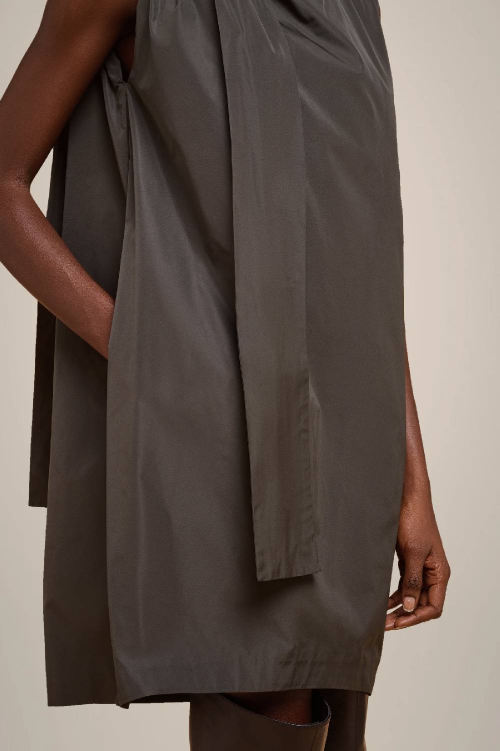Liviana Conti ABITO CON FIOCCO IN TAFFETA' W4FF4WY22S89-0.38 Consegna Veloce