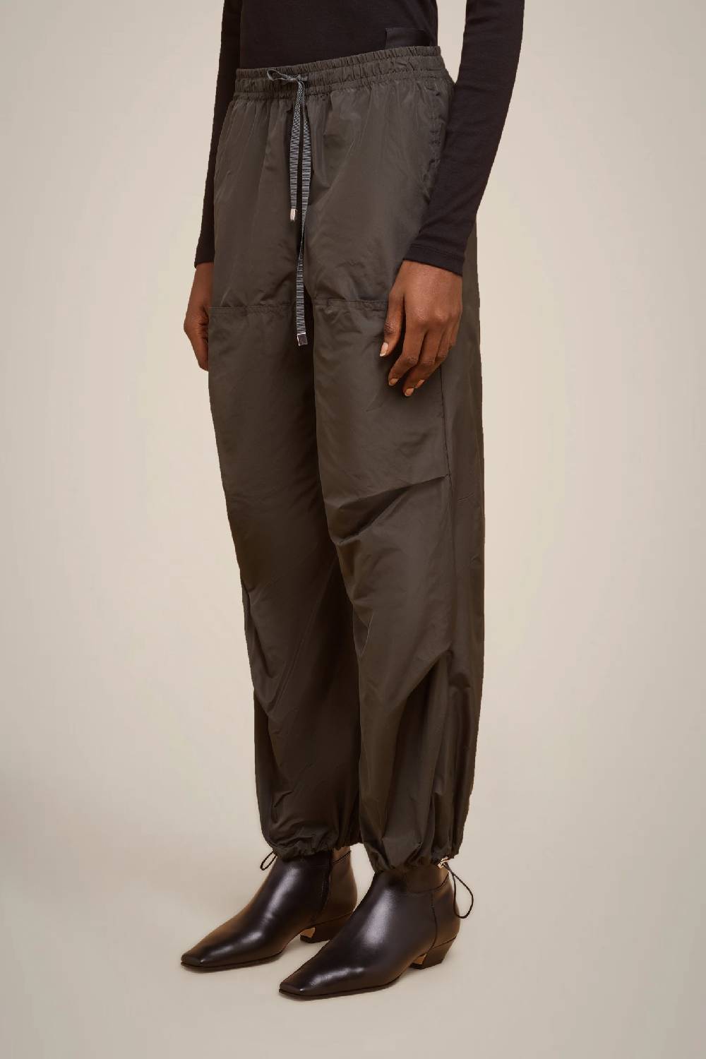 Liviana Conti PANTALONE COULISSE IN TAFFETA' W4FF4WY18S89-0.38 Vendita Calda