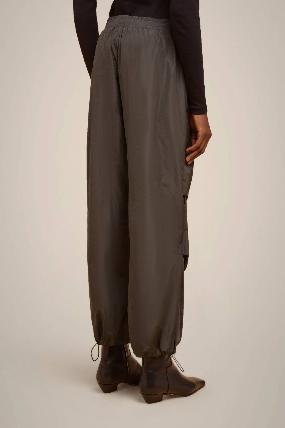 Liviana Conti PANTALONE COULISSE IN TAFFETA' W4FF4WY18S89-0.38 Vendita Calda