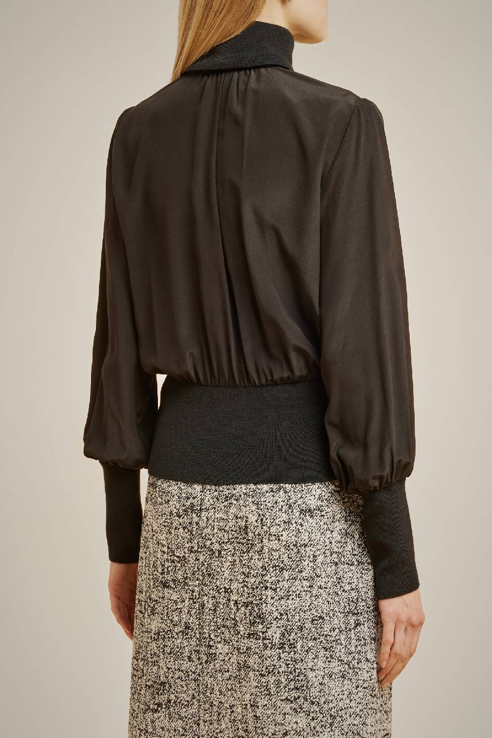 Liviana Conti BLUSA COLLO ALTO 100% SETA W4LL4WS08Y69-0.38 50% di sconto con spedizione gratuita