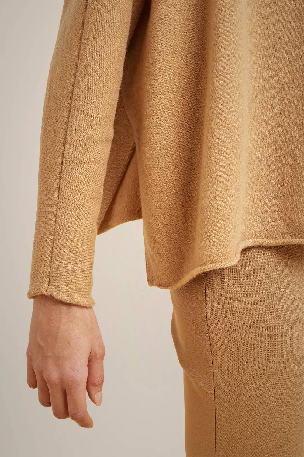 Liviana Conti MAGLIA 100% CASHMERE W4LL4WC94U69-1.XS Limitato a 3 giorni