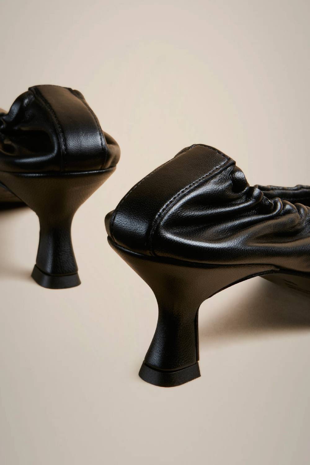 Liviana Conti PUMPS ARRICCIATURA W4AA4WC06Y69-0.36 Vendita