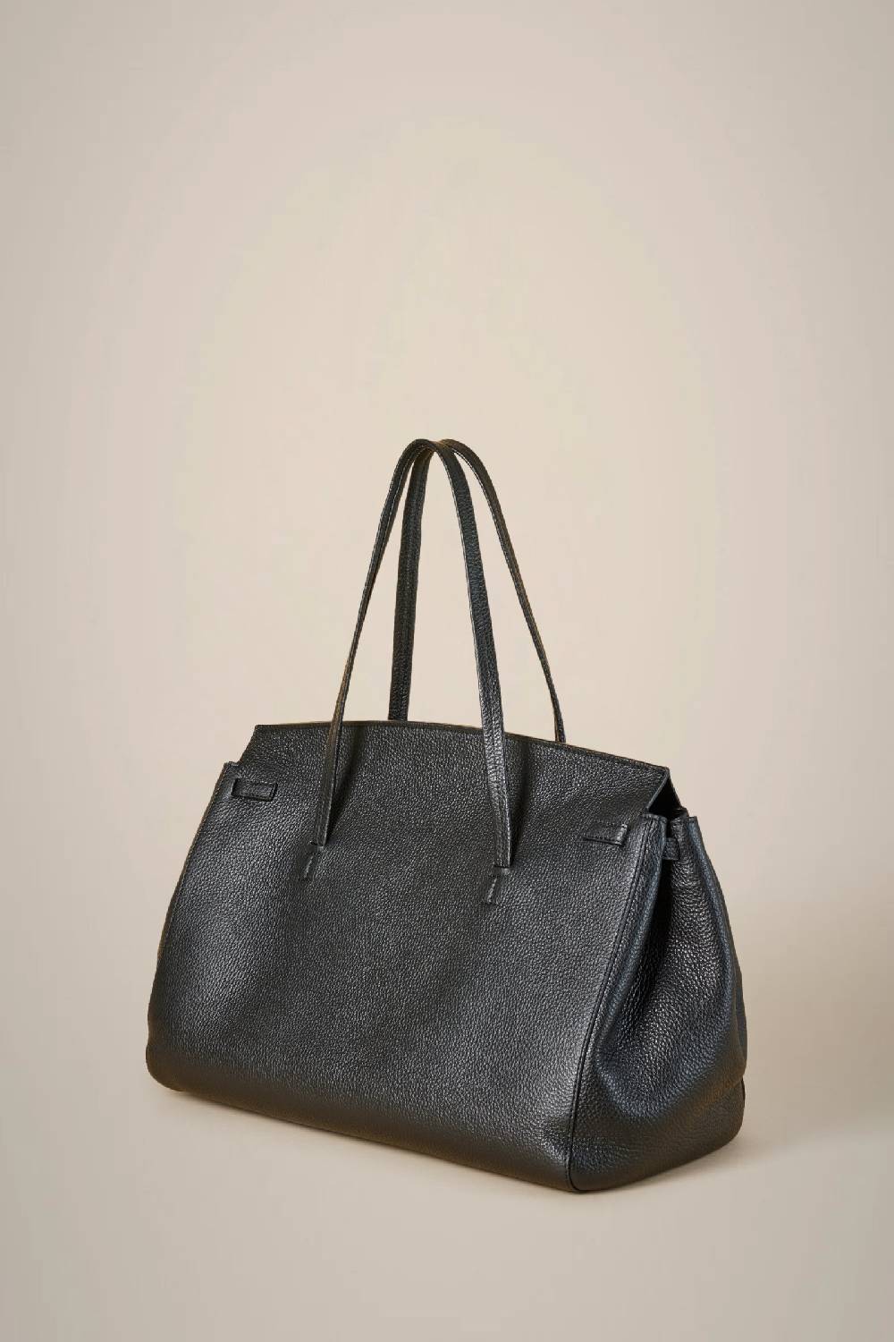 Liviana Conti MAXI HAND BAG W4AA4WA06Y69-0.NR Consegna Veloce