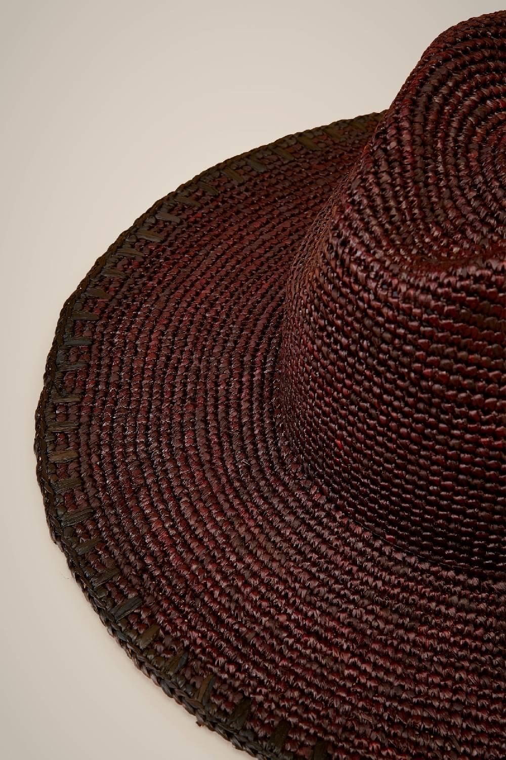 Liviana Conti CAPPELLO BICOLORE S4AA4SF52T66-0.57 Offerte esclusive