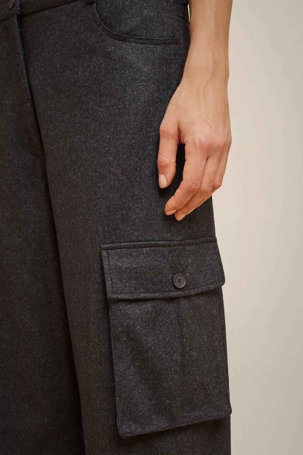 Liviana Conti PANTALONE CARGO IN PANNO CASHMERE W4FF4WN36Y49-0.38 Limitato a 3 giorni