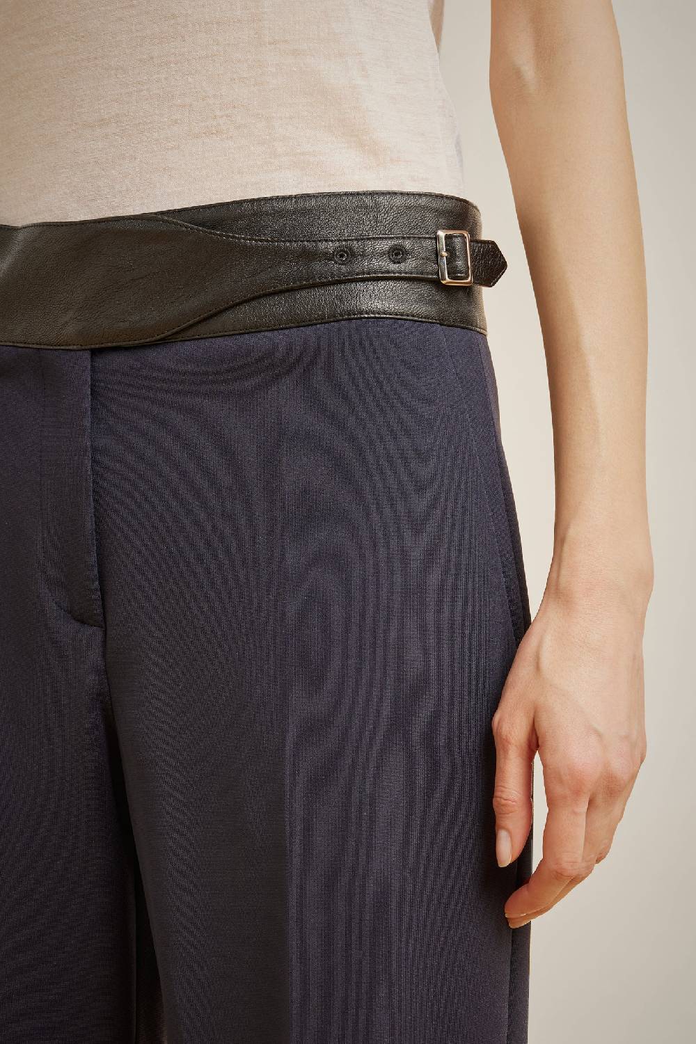 Liviana Conti PANTALONE CINTURINO IN VITA W4LL4WN72N08-0.38 Convenienza