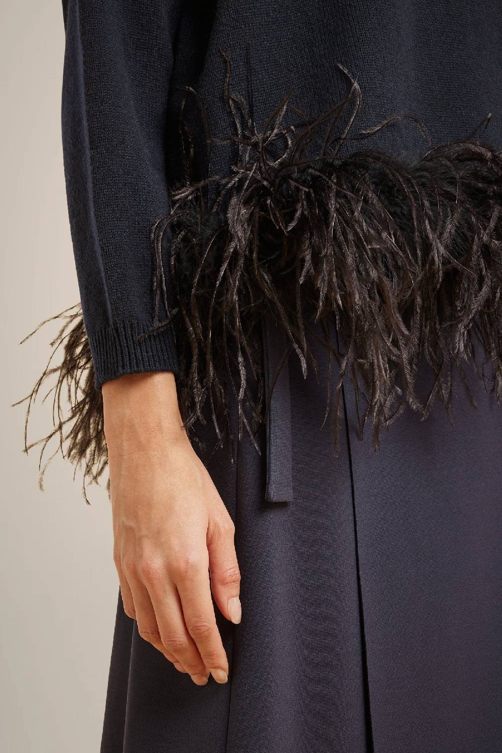 Liviana Conti MAGLIA CON PIUME IN CASHMERE RICICLATO W4LL4WC49N08-0.XS Hotsell
