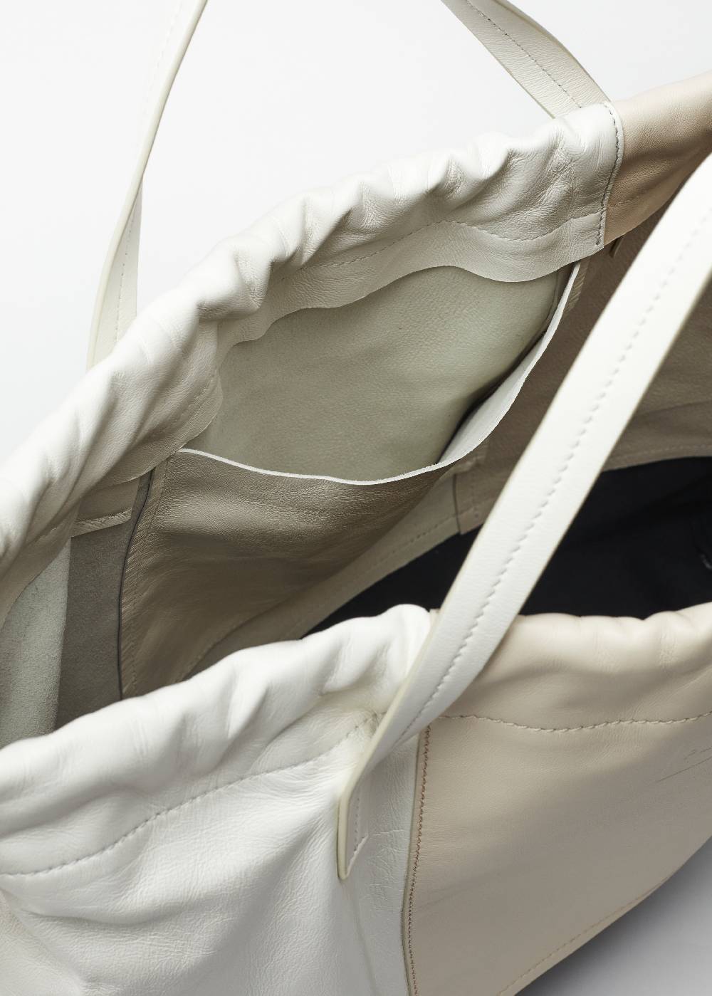 Plan C BORSA CON COULISSE IN NAPPA COLOR BLOCK Affare Del Giorno