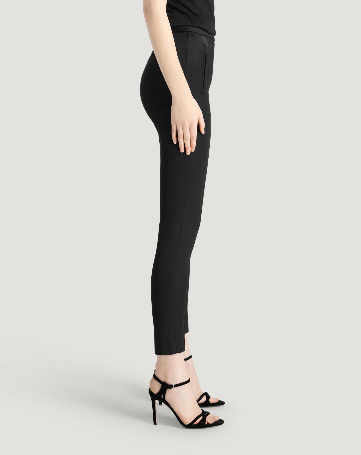 Pt Torino Pantaloni Frida in satin fluido Economico