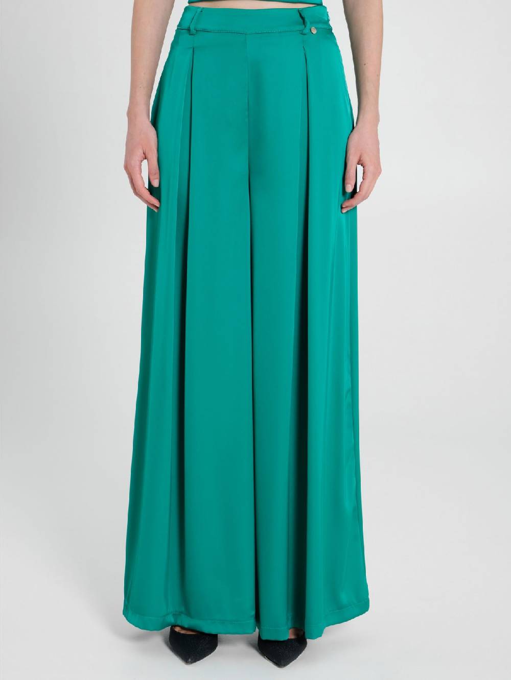 Rinascimento Pantaloni Palazzo in Satin Verde Giada 2025