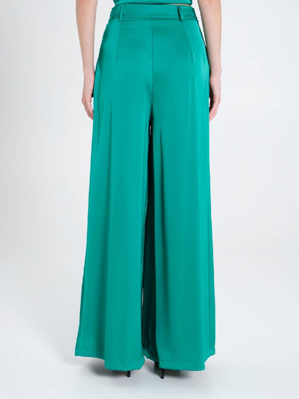 Rinascimento Pantaloni Palazzo in Satin Verde Giada 2025