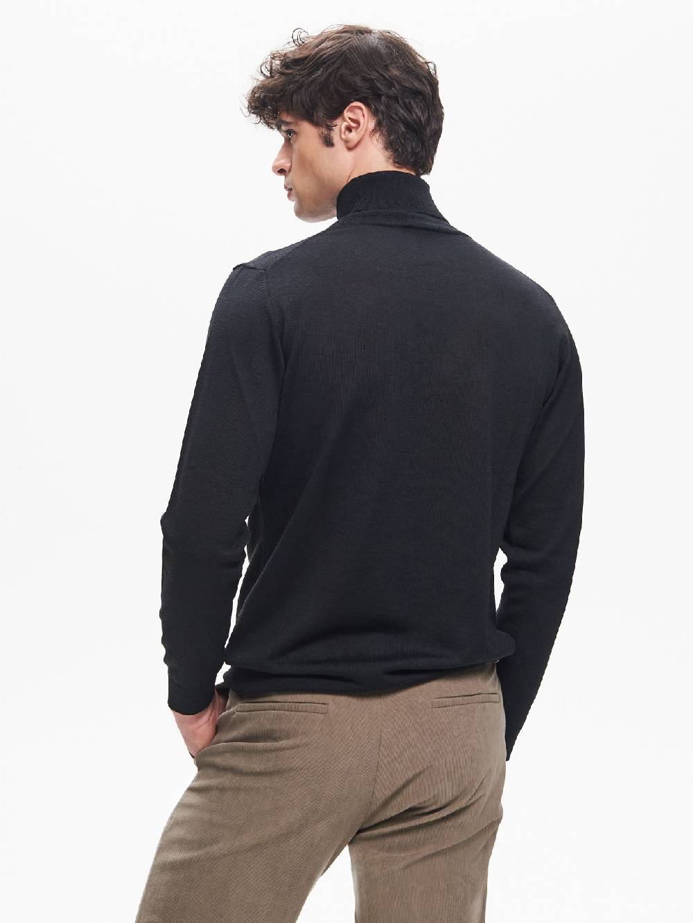 Rinascimento Maglia Dolcevita Uomo Basic Nero QB24 Vendite Flash