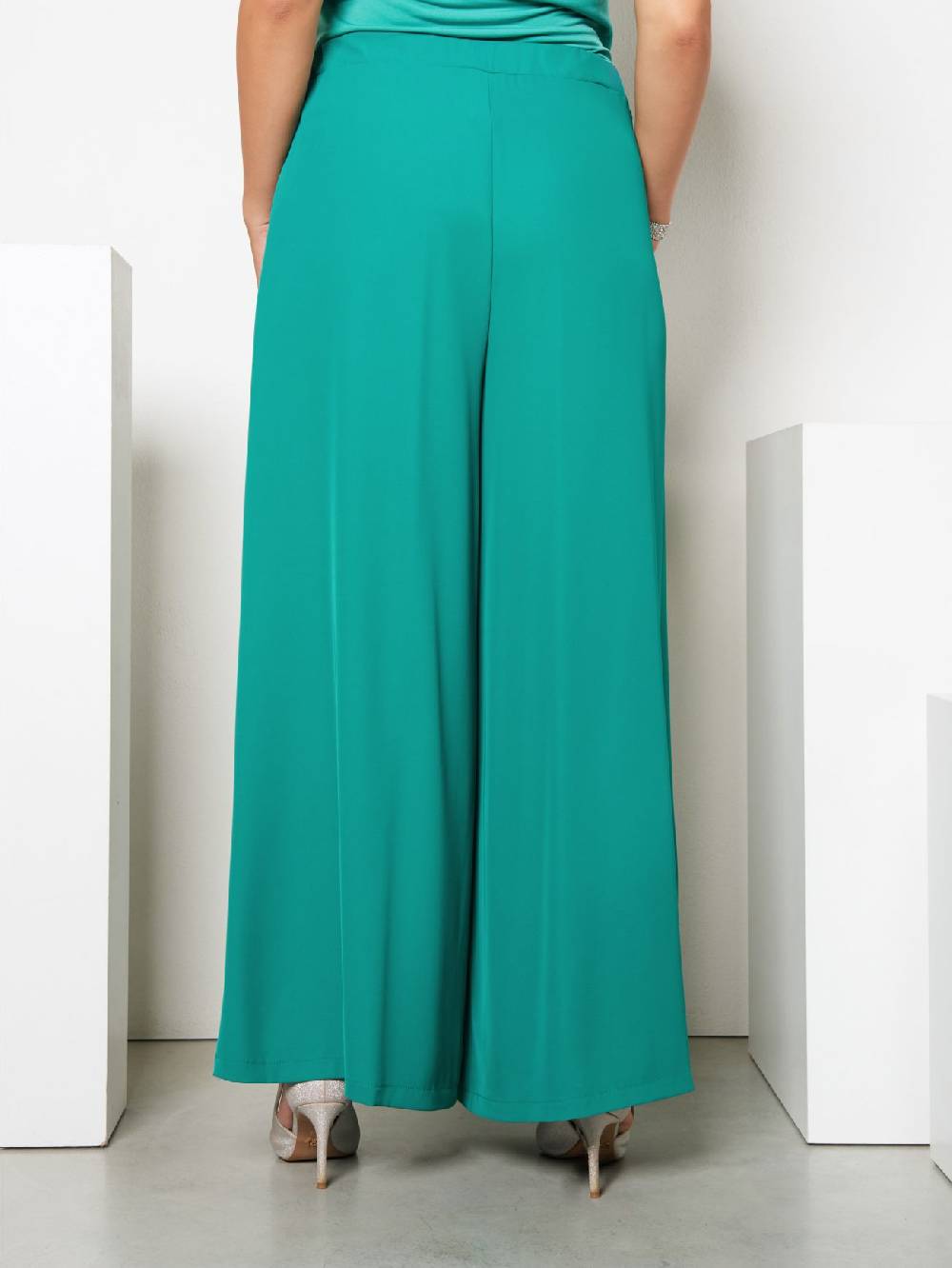 Rinascimento Pantaloni Palazzo Curvy Verde Giada Saldi