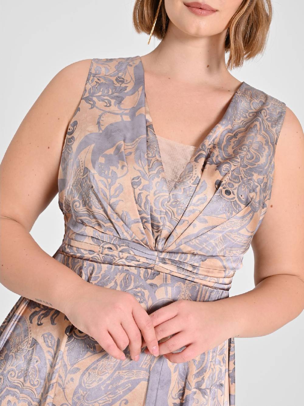 Rinascimento Abito curvy in raso stampa cachemire Presa