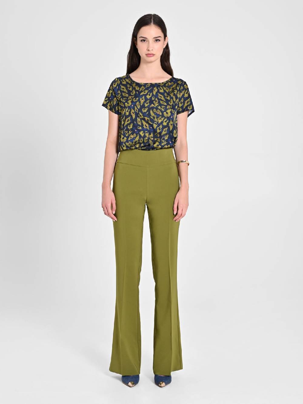 Rinascimento Pantaloni Flared in Tessuto Tecnico Verde Muschio Vendita Economica