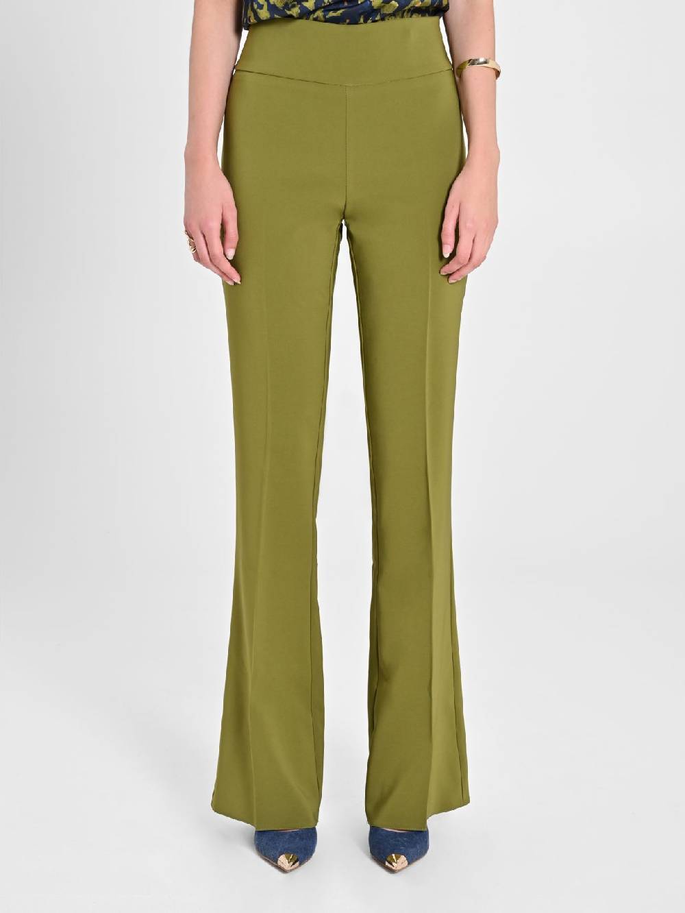 Rinascimento Pantaloni Flared in Tessuto Tecnico Verde Muschio Vendita Economica