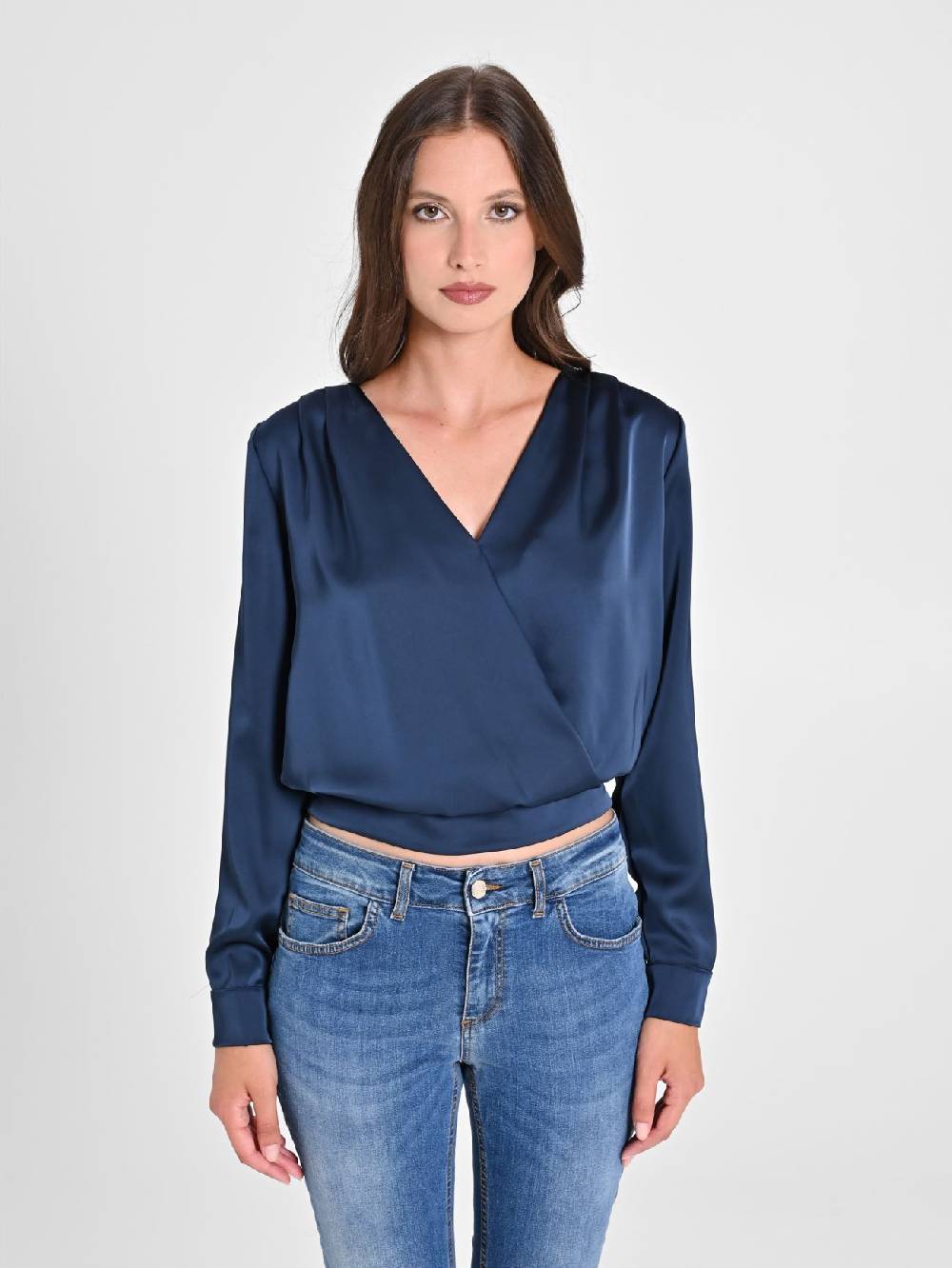 Rinascimento Blusa incrociata in Raso Offerta migliore