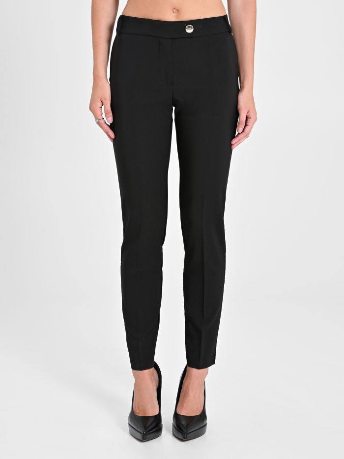 Rinascimento Pantaloni Slim in Tessuto Tecnico Fino al 60% di sconto