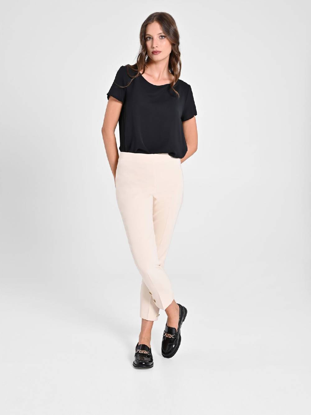 Rinascimento Pantaloni Slim in Tessuto Tecnico Beige Spedizione gratuita