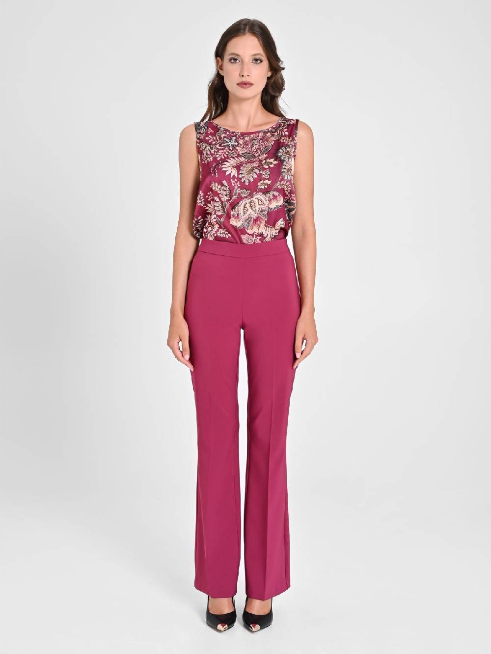 Rinascimento Pantaloni Flared in Tessuto Tecnico Bordeaux Vendite stagionali