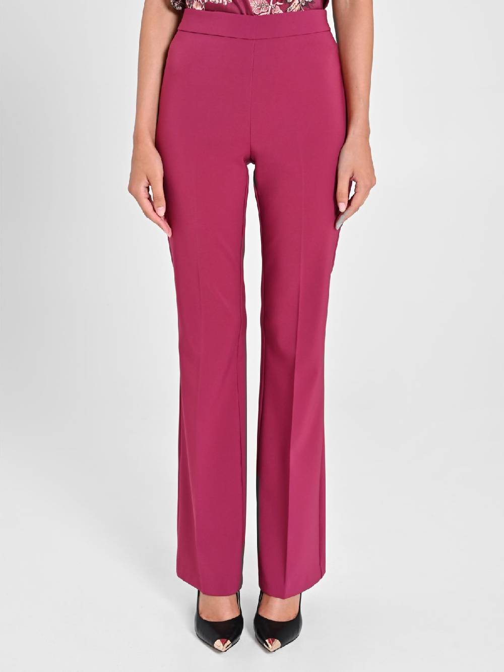 Rinascimento Pantaloni Flared in Tessuto Tecnico Bordeaux Vendite stagionali