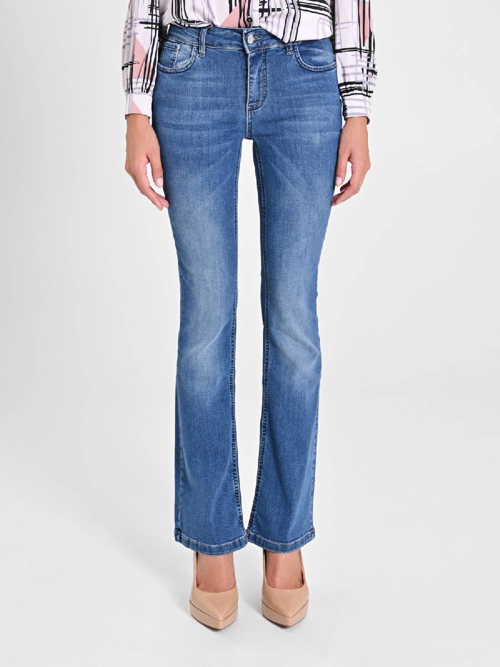 Rinascimento Jeans Flared Black Friday Prezzi