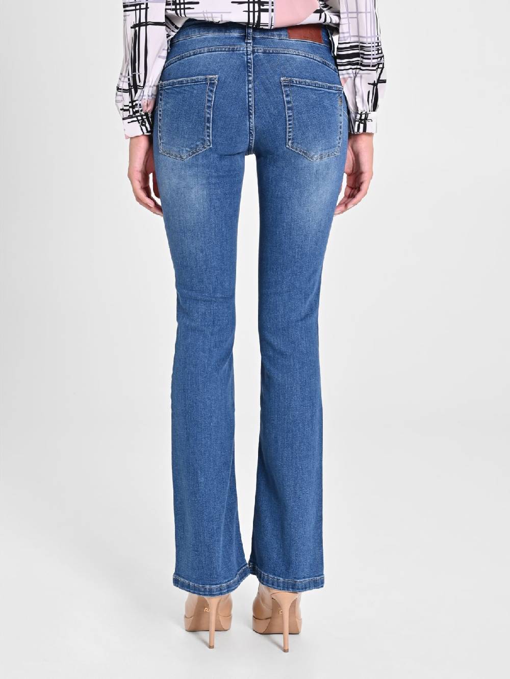 Rinascimento Jeans Flared Black Friday Prezzi