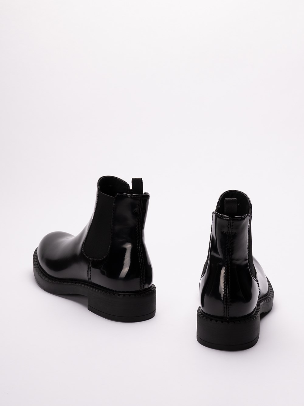 Prada Brushed Leather Chelsea Boots Limitato a 3 giorni