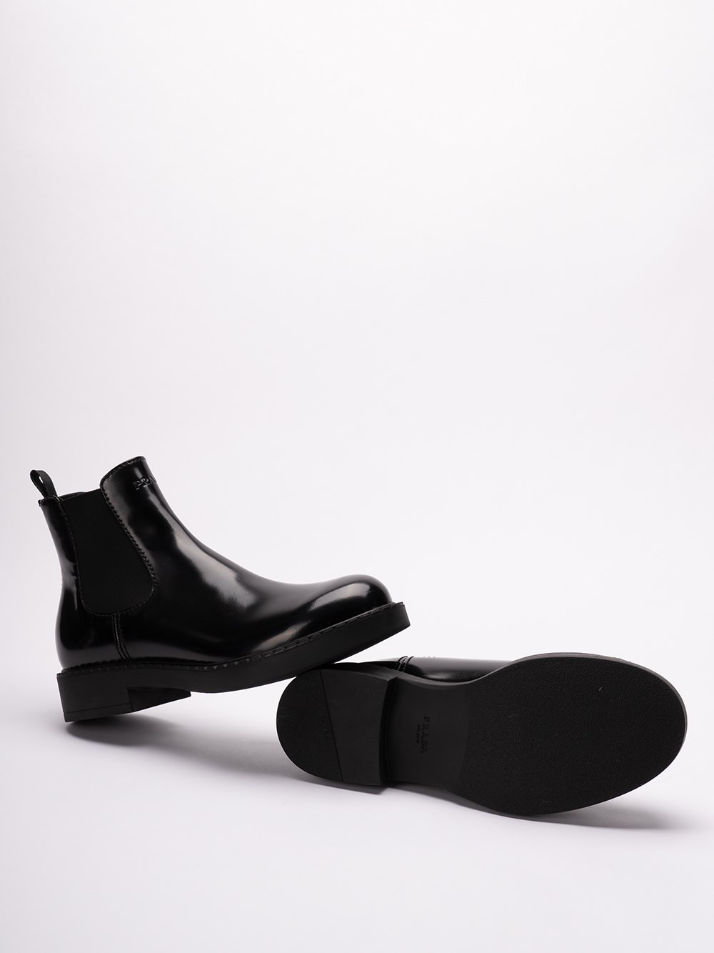 Prada Brushed Leather Chelsea Boots Limitato a 3 giorni