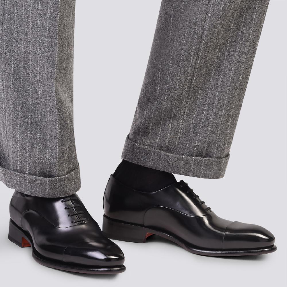 Santoni Stringata oxford da uomo in pelle anticata nera 2025