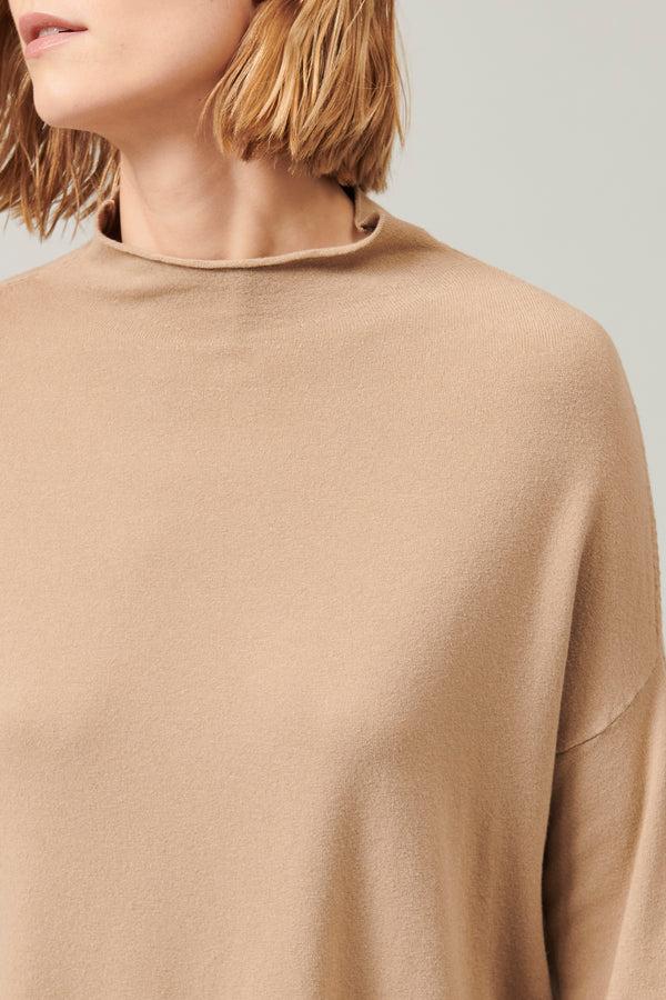 Transit Par Such Maglia oversize in viscosa e lana. linea a scatola collo a vulcano | – Transit Moda