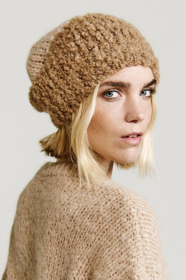 Transit Par Such Berretto tricot in filato di alpaca naturale con texture bouclè | 1013 – Transit Soddisfazione Garantita
