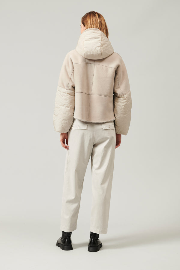 Transit Par Such Giubbino in montone zippato imbottito con cappuccio e maniche in nylon – Transit Qualità