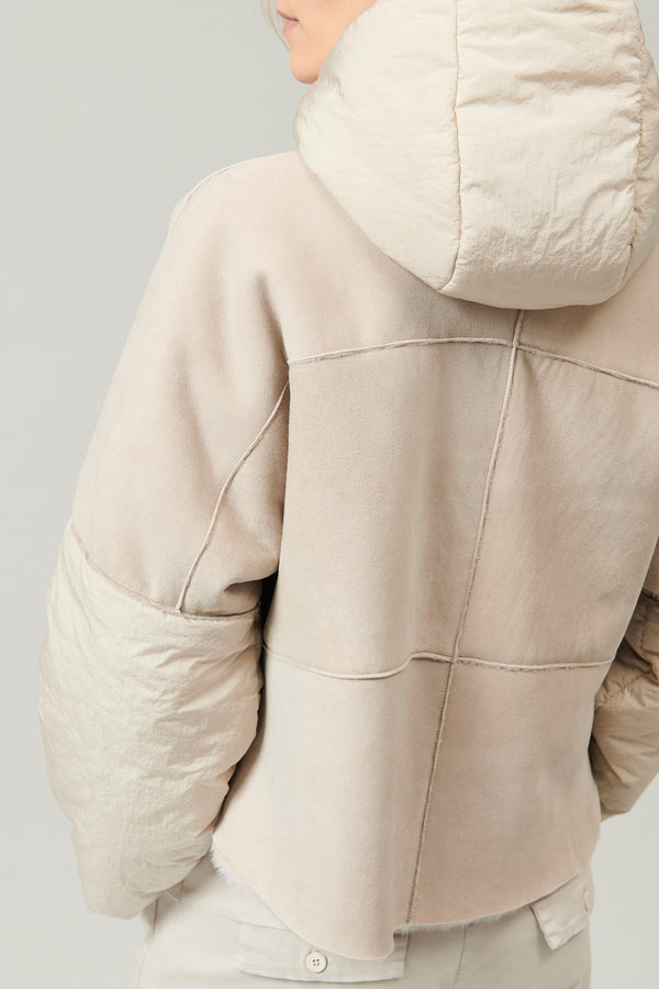 Transit Par Such Giubbino in montone zippato imbottito con cappuccio e maniche in nylon – Transit Qualità