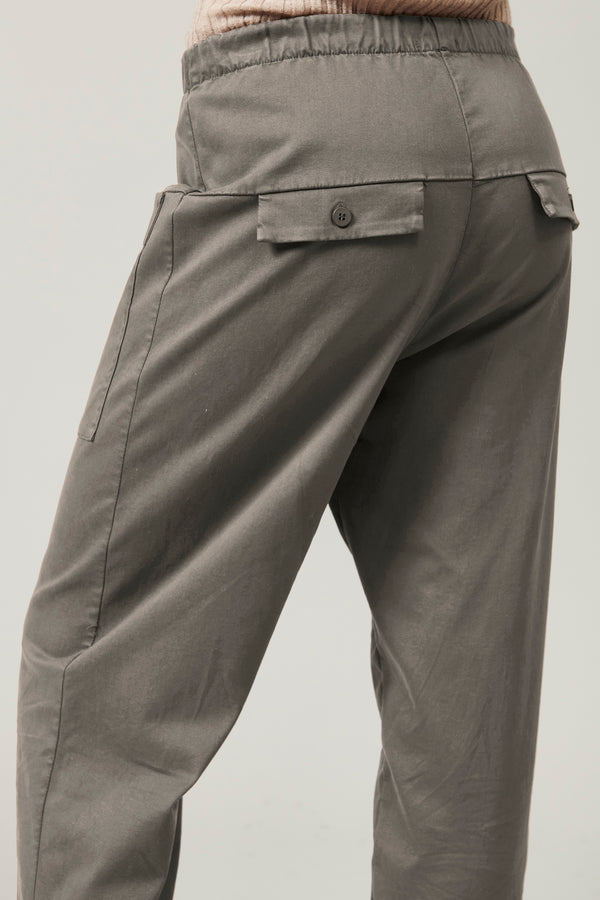 Transit Par Such Pantalone comfort fit con tasche davanti in viscosa e cotone stretch. – Transit Consegna Veloce