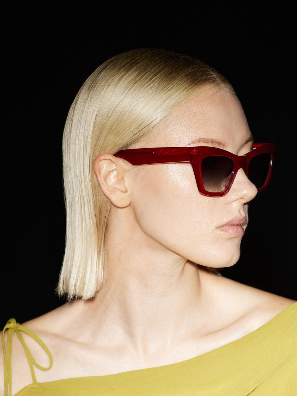 DISTRICT PEOPLE Occhiali da Sole Maryle Bone Rosso Offerta migliore