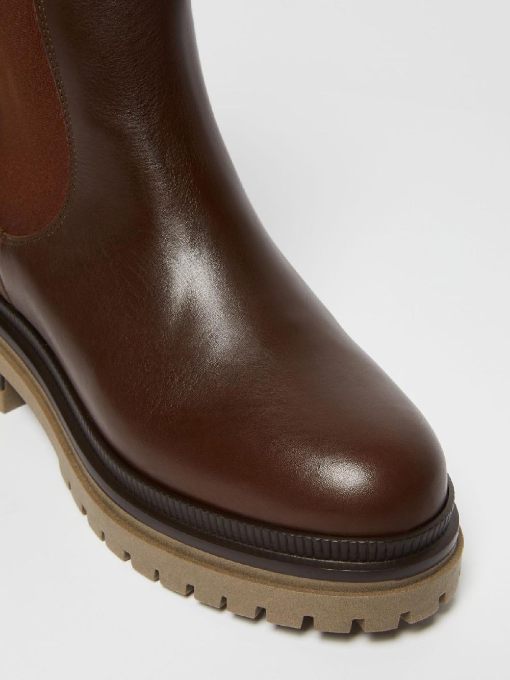 Weekend Ankle boot in pelle semilucida In Linea