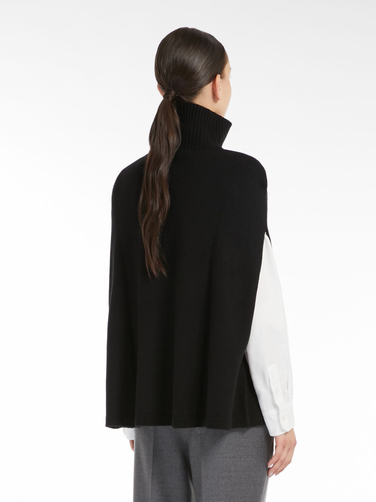Weekend Poncho dolcevita in cachemire Italia