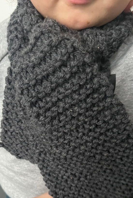 ﻿Zerobarracento Hand-knitted wool hat for baby In Linea
