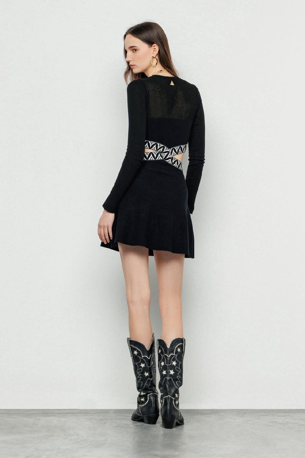 Akep ABITO CORTO AKEP A RUOTA CON CUT OUT IN JACQUARD Offerta natalizia